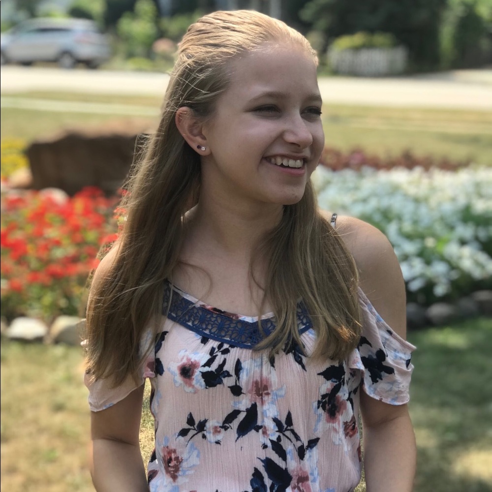 Meet your Posher, Danielle